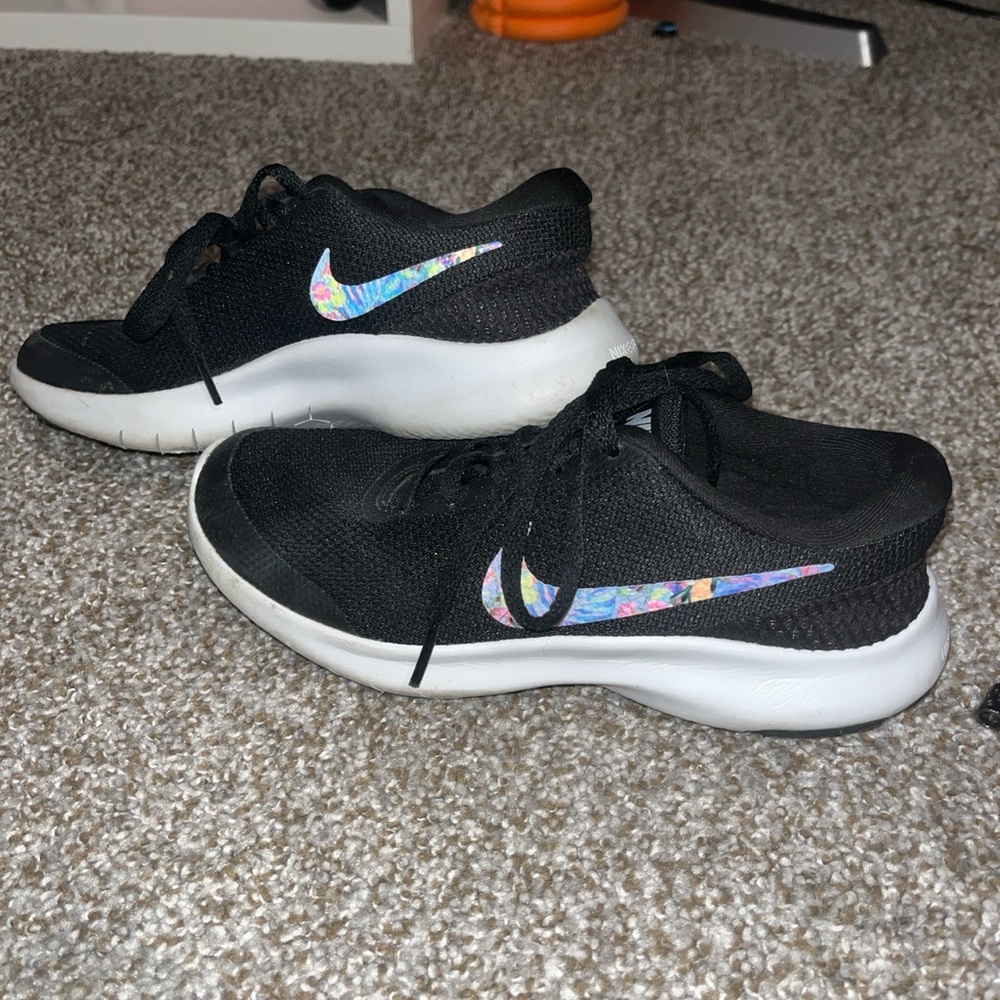 EUC Nike flex sneakers